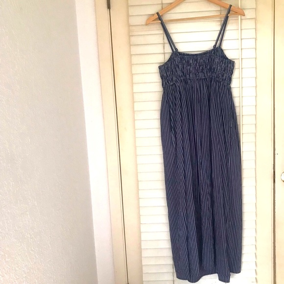A New Day Smocked Striped MIDI Dress Spaghetti Strap Pockets Blue & White
XS - Picture 6 of 13